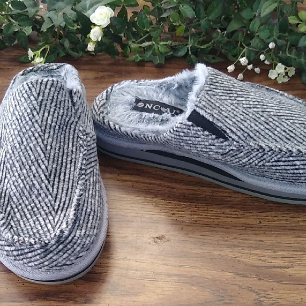 Gray Men's Slippers Mens Size 8